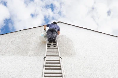 Peinture extérieure à Auxais — façades et ravalement